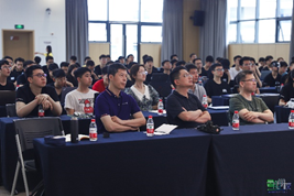 上海EVO真人视讯暑期学校学习理论课